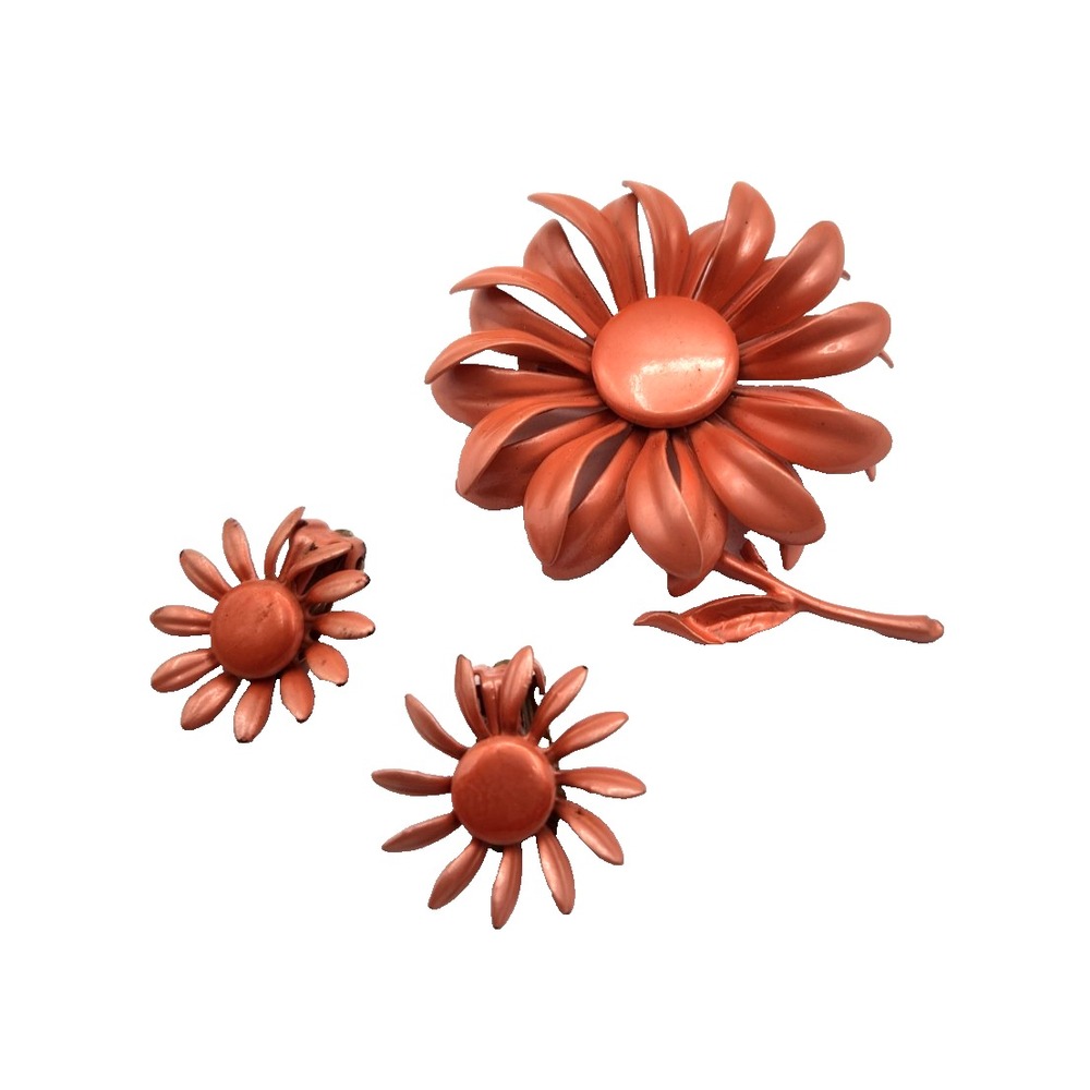 Vintage MOD Retro 1960s Coral Enamel DAISEY Flower Brooch & Clip On Earring Set